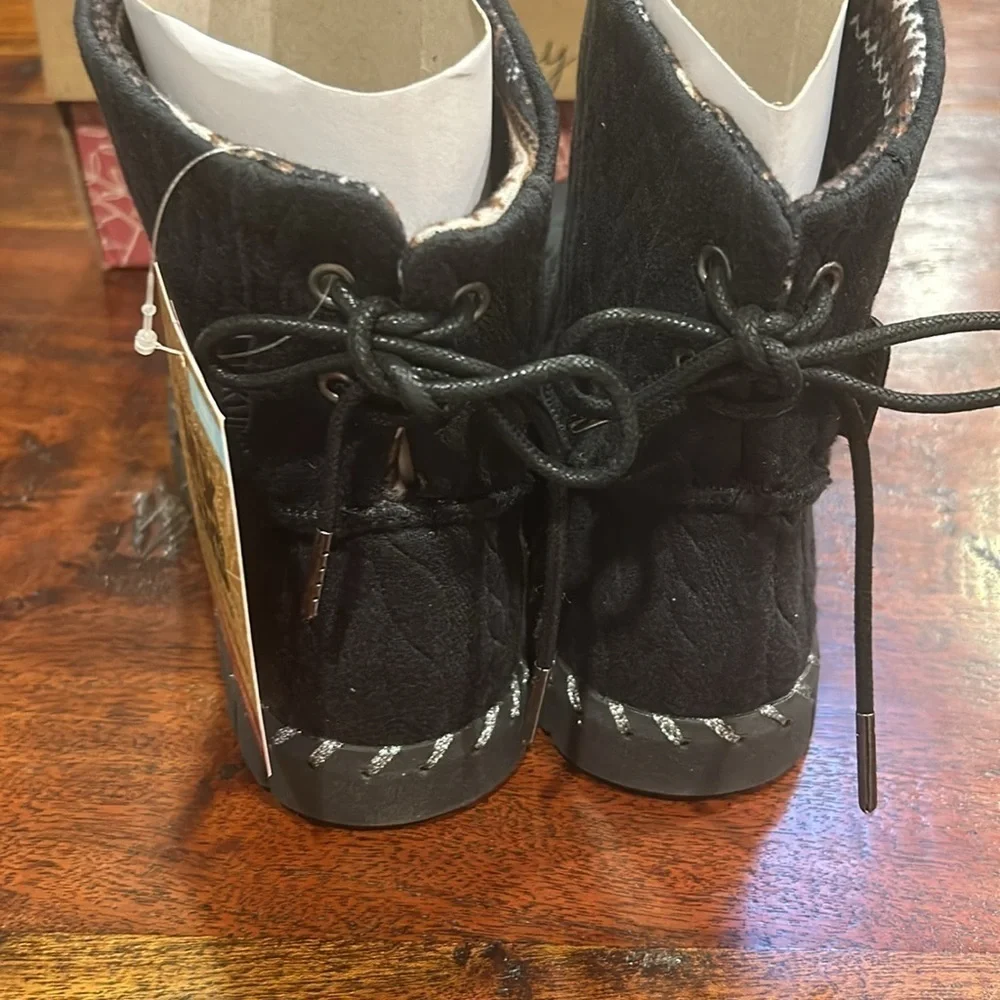 Muk Luks Women's Flexi Hoboken Boots Black 8 NIB